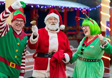 Santa with elfs