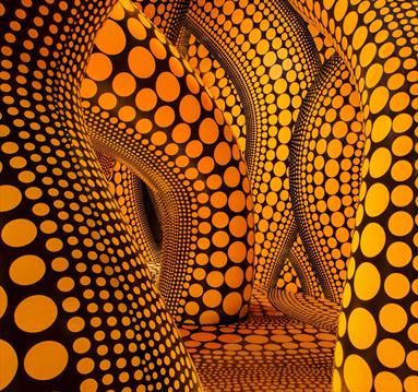Yayoi Kusama, The Hope of the Polka Dots Buried in Infinity will Eternally Cover the Universe, 2019. Installation view, Fosun Foundation, Shanghai. Courtesy of Ota Fine Arts and Victoria Miro © YAYOI KUSAMA