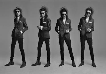 Dr John Cooper Clarke - I Wanna Be Yours