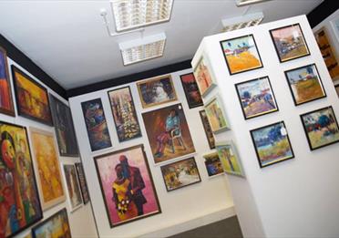 Chuck Gallery