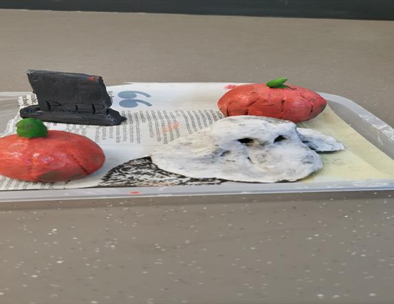 Join us on Saturday 25 October for a Halloween inspired air dry clay workshop!  Tutor Shauna McCann will demonstrate clay building techniques and will