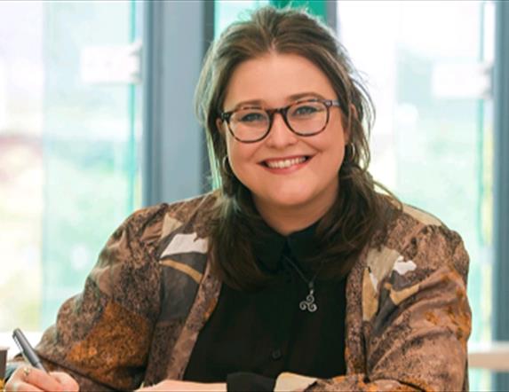 Poetry Book Club With Niamh McNally