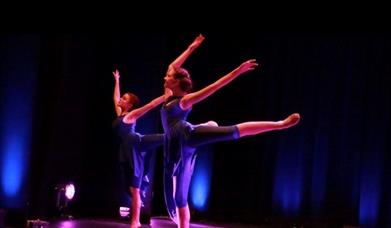 A picture of two Ballet dancers