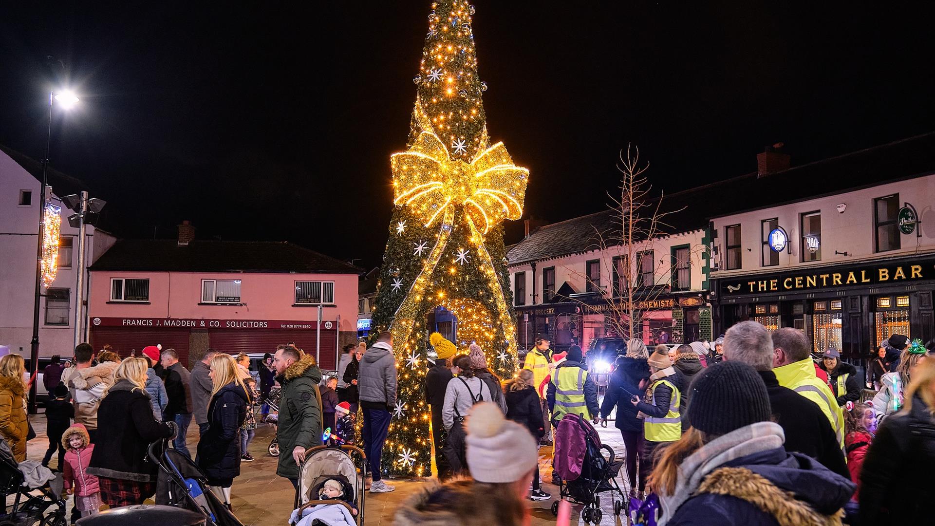 Crowds around the Coalisland Christmas Tree