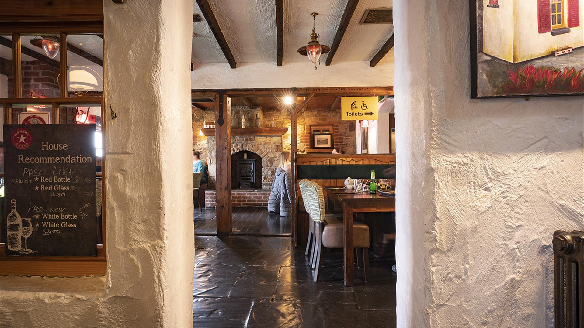 Interior of the Old Thatch Inn