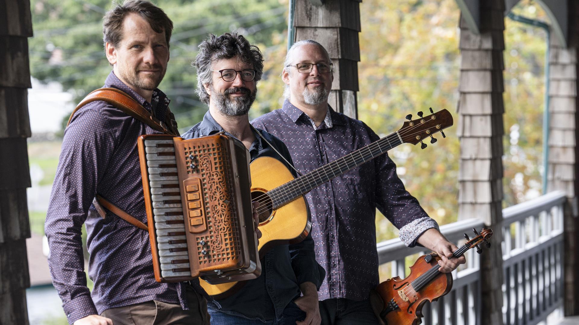 Live: Genticorum le Derry Harp Ensemble