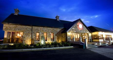 Image of the exterior of Oakleaf restaurant