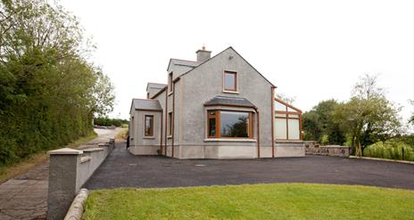 side view of Tafelta Cottage