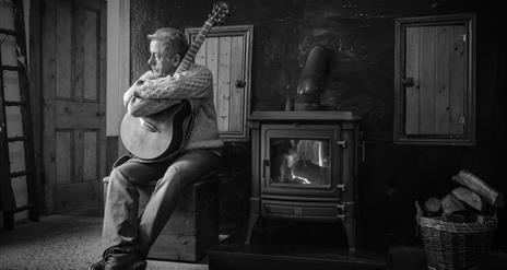 Live: Luka Bloom