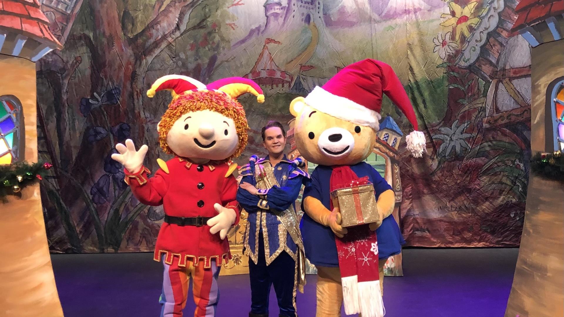 Mr Hullabaloo with two characters on stage