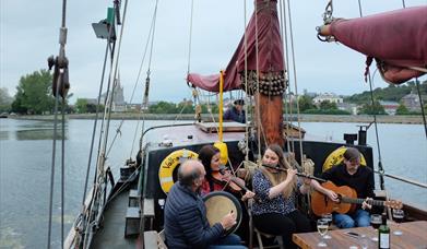Take the Trad Cruise at Iúr Cinn Fleadh