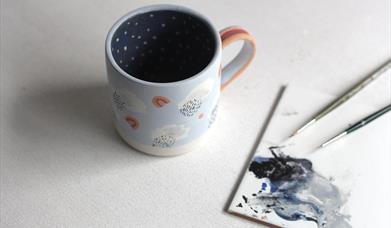 Decorating mug
