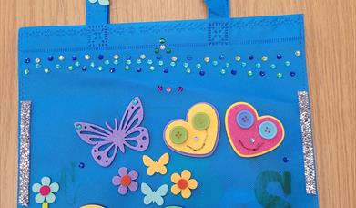 Kids Decorate A Bag