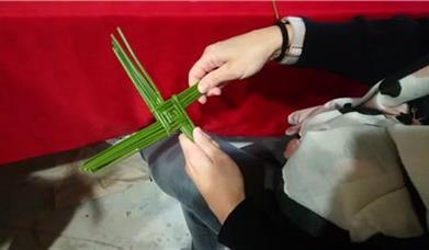 Making a St Brigid Cross