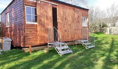 Psalm singing at the Hayshed