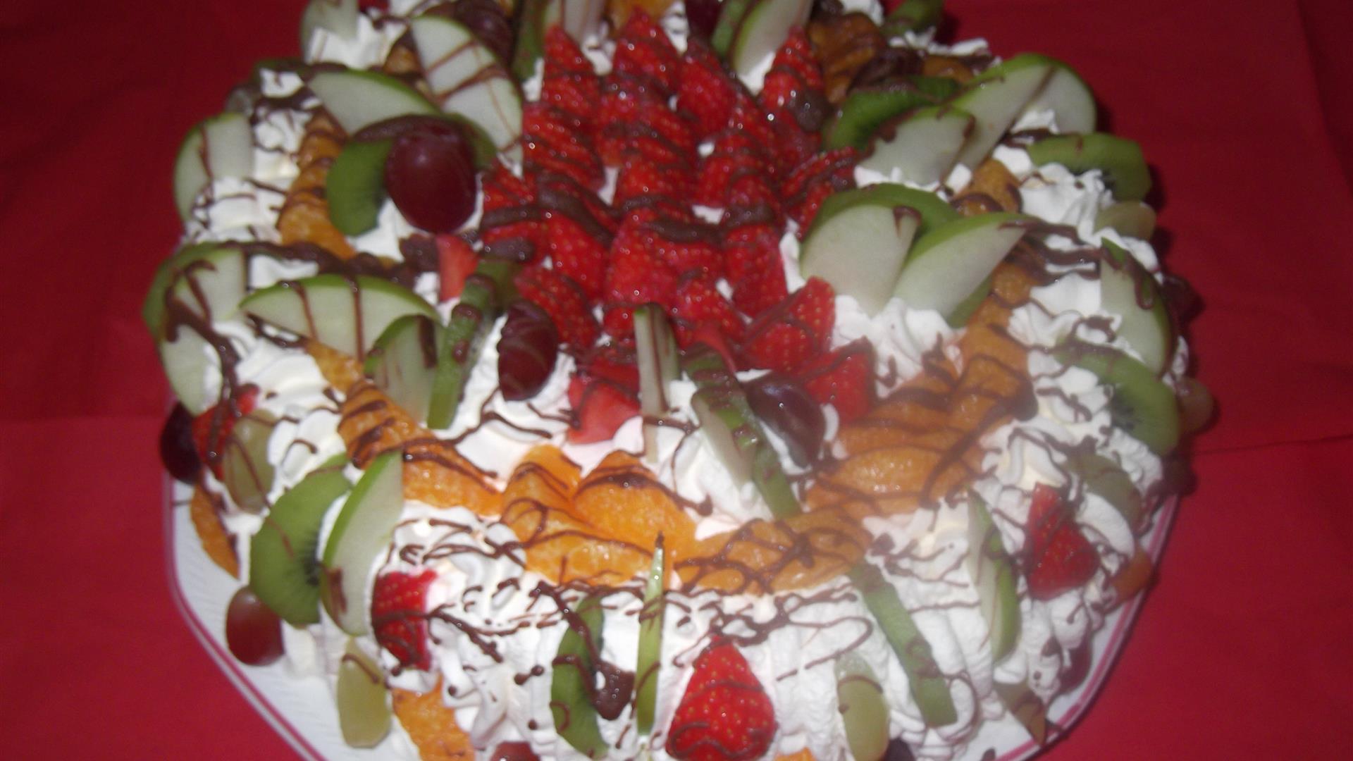 Fruit pavlova