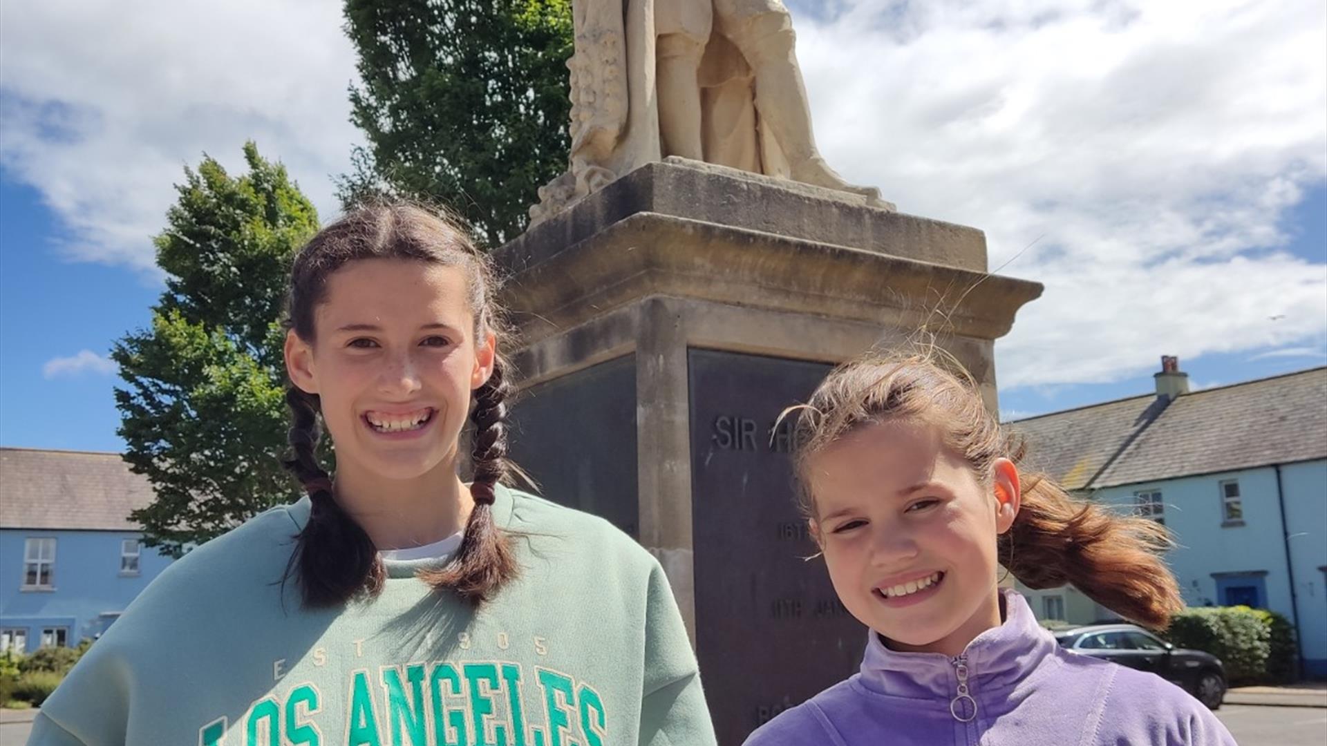 Killyleagh local children with postcards
