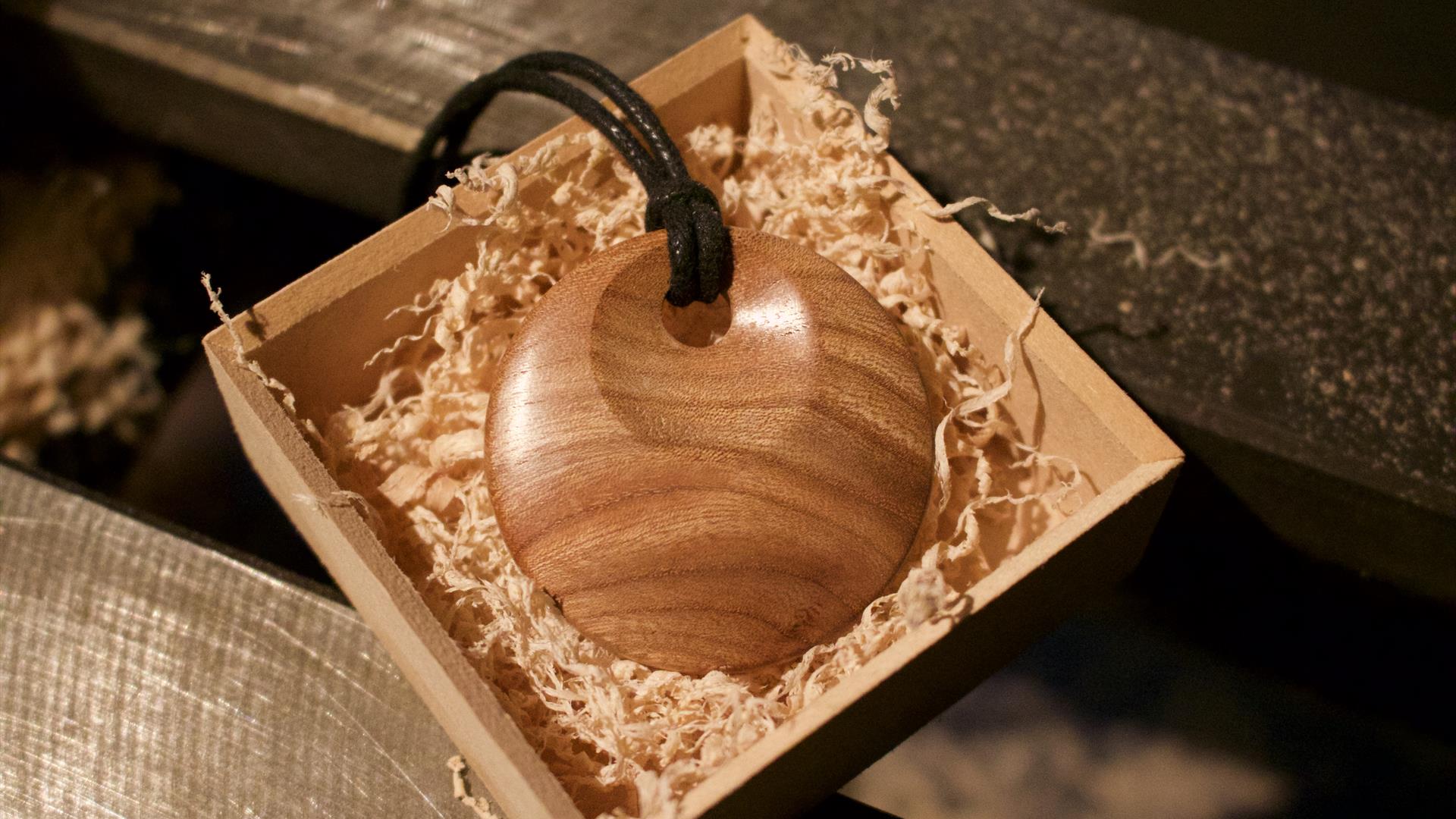 Elm pendant