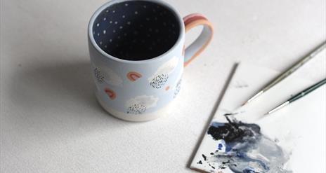 Decorating mug