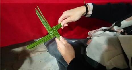 Making a St Brigid Cross