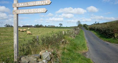 Finnis Souterrain sign post