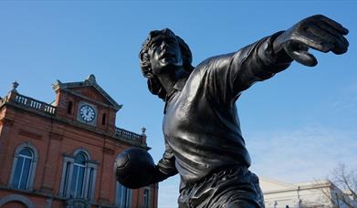 Pat Jennings Statue in Newry City with Newry Town Hall