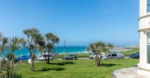 Beach Retreats - Tides Watch