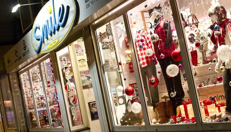 Late Night Shopping in Newquay!