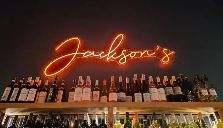 Music at Jackson’s Wine Bar Nansledan