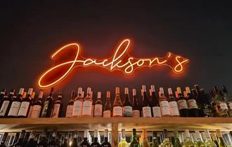 Music at Jackson’s Wine Bar Nansledan