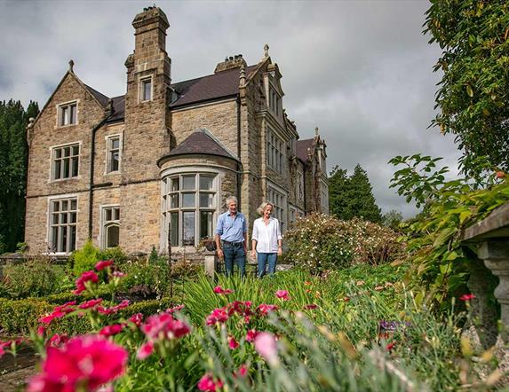 Image of a couple in front of Blessingbourne Estate