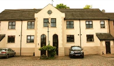 6 The Courtyard