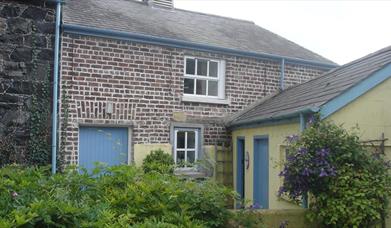 Ballydougan Pottery Courtyard Cottages - Dobsons Corner