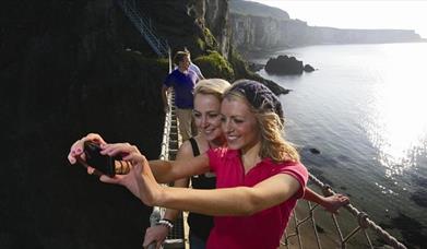 Giant's Causeway and Antrim Coast Tour