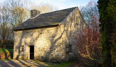  Explore Indigenous People and the impact of emigration to North America with a guided tour of the Ulster American Folk Park