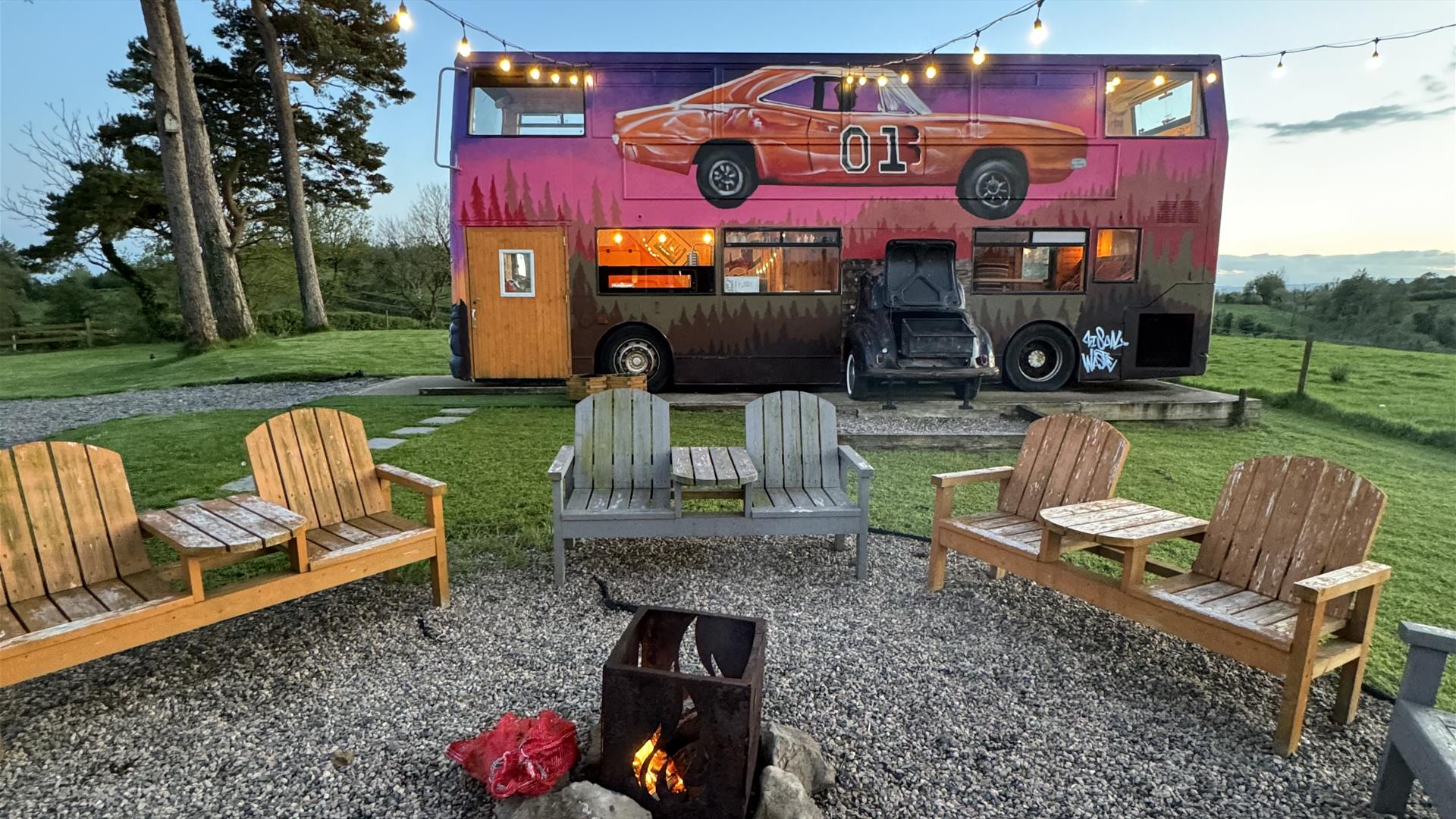 The Bus Sleeps 6