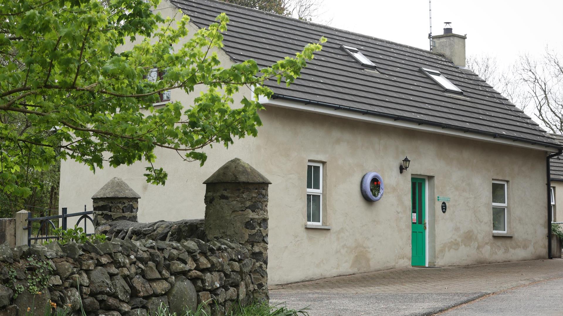 exterior of Kings Country Cottages - Marshalls