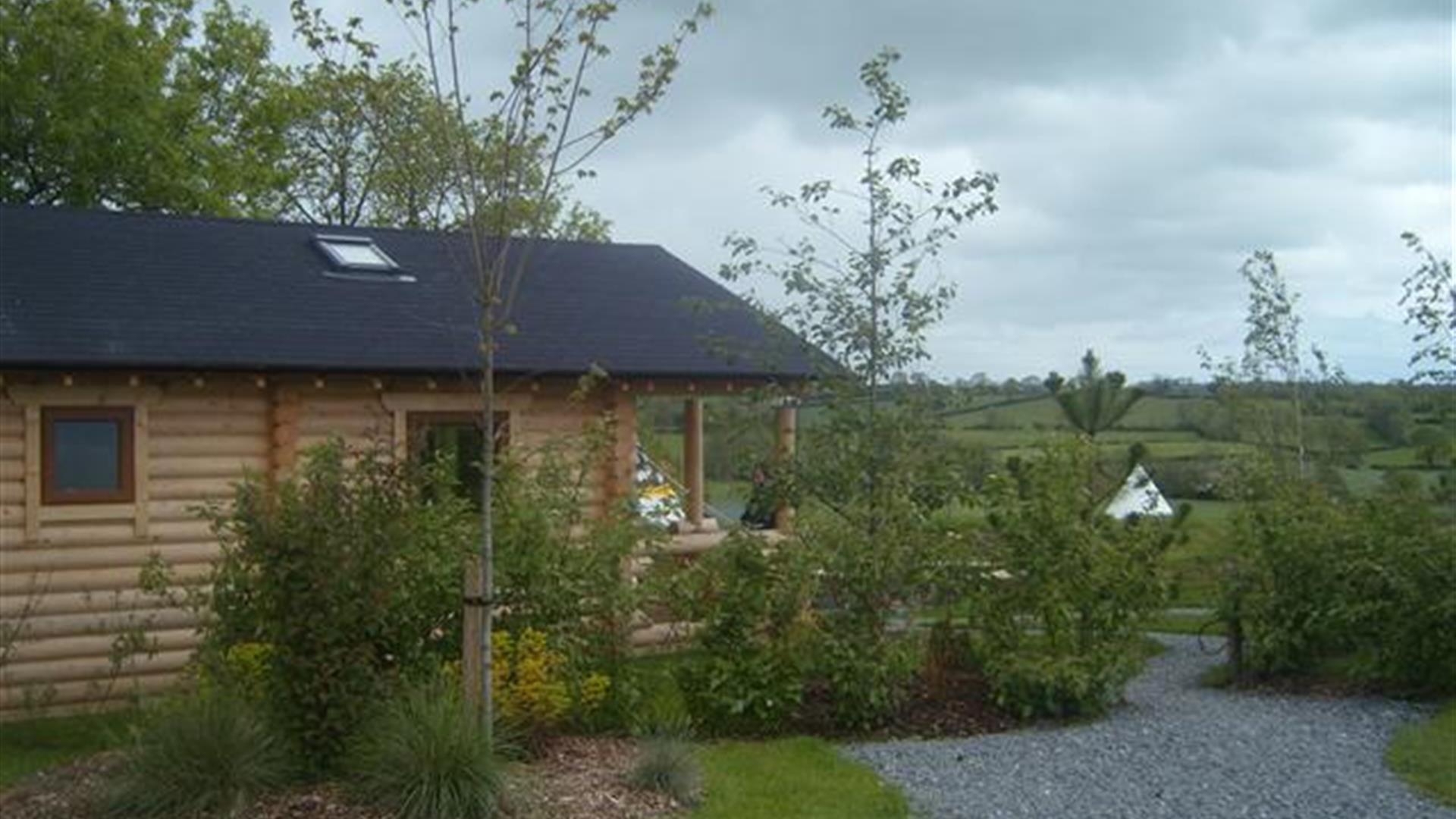 Tepee Valley Campsite - Log Cabin