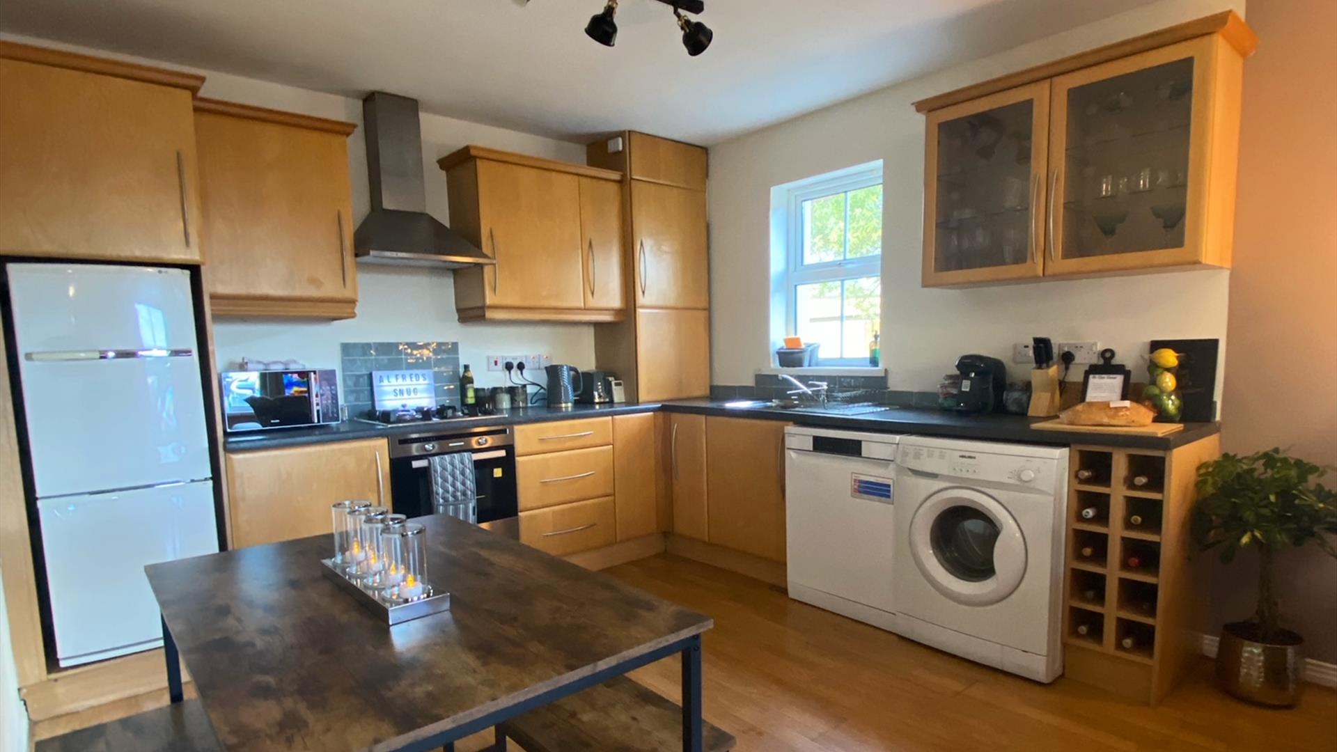 Kitchen dining area