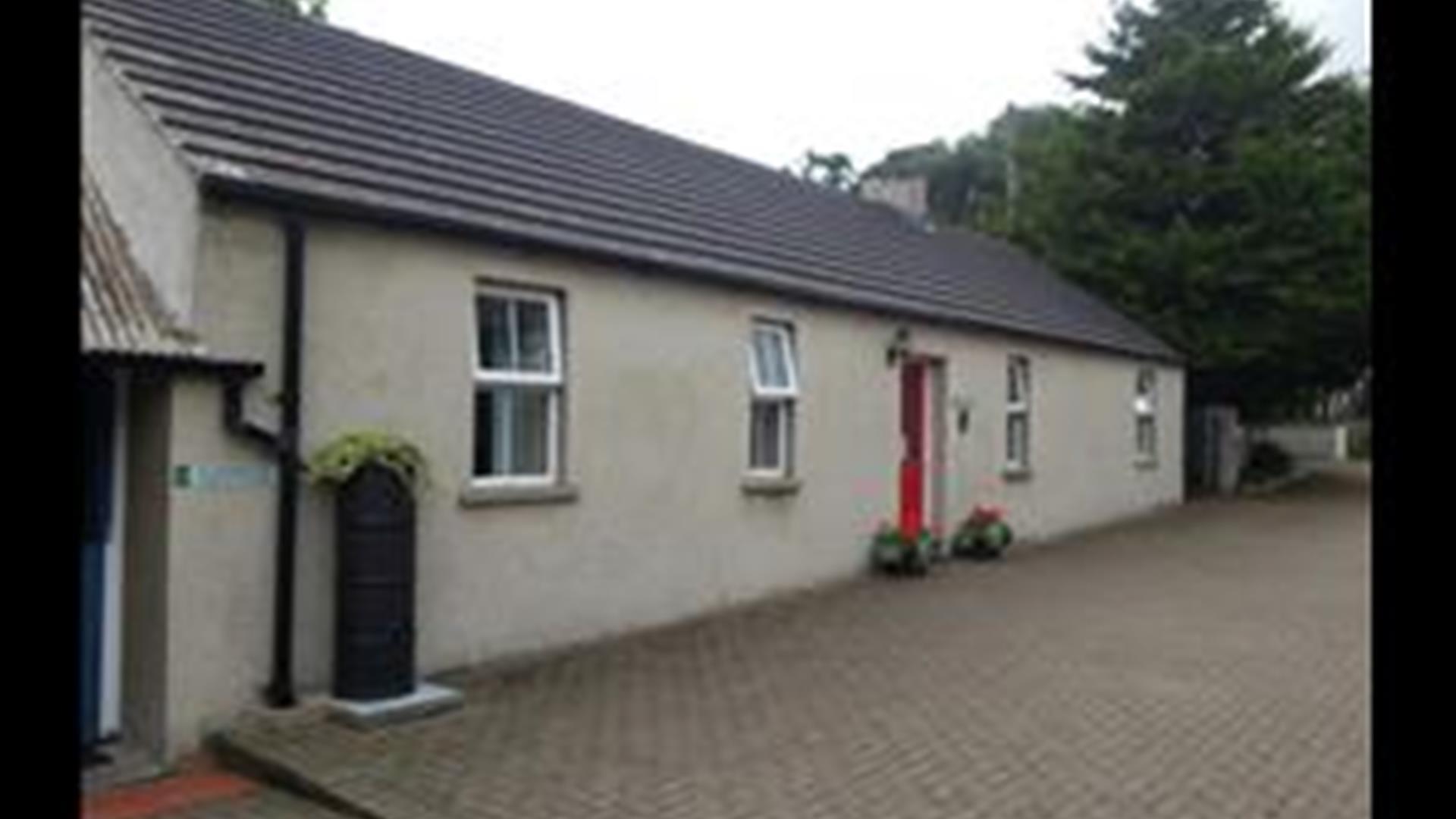 exterior of Kings Country Cottages - Mcguigans