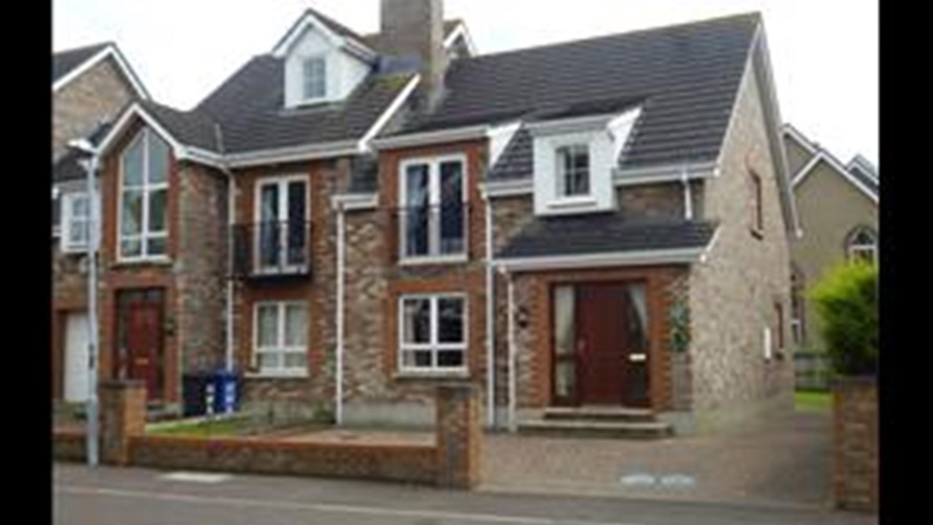 12 Millstone Avenue, Molly's Mews