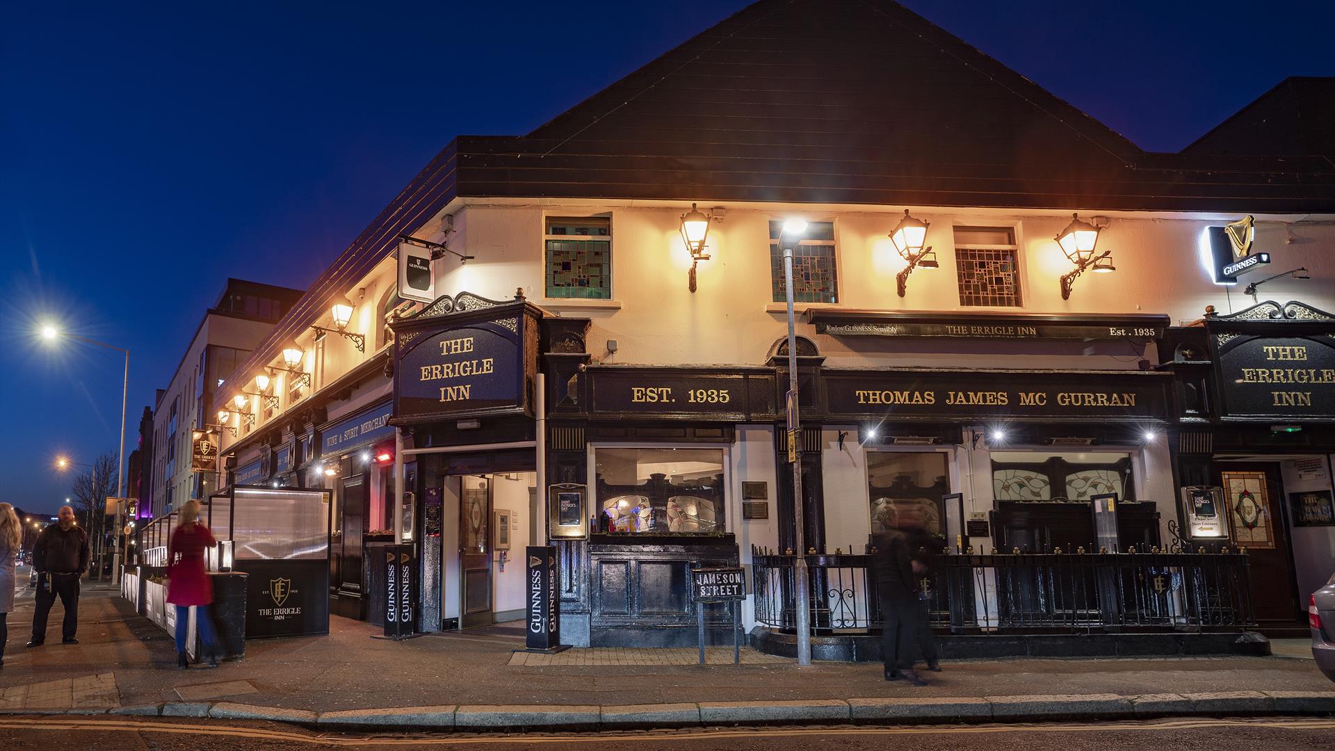 Photo of the The Errigle Inn from outside.