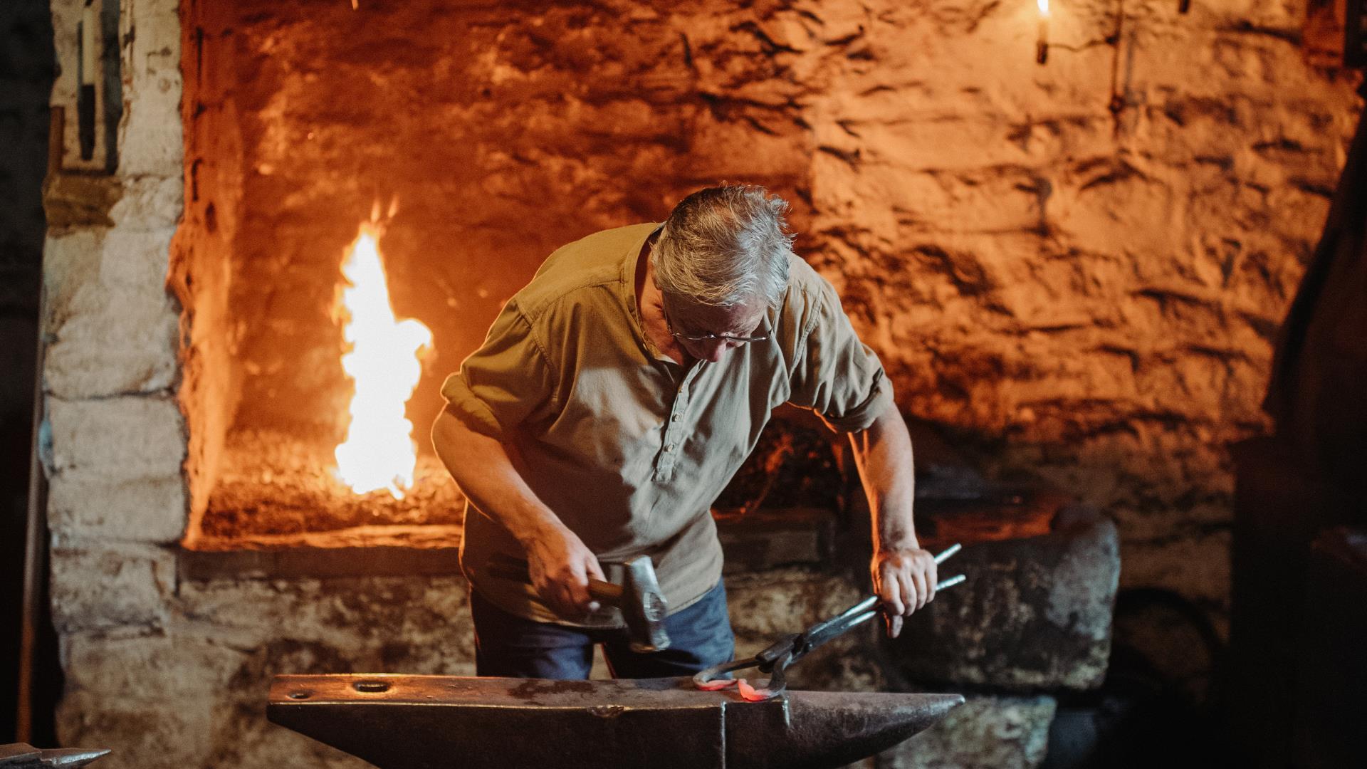See traditional building skills in action at the Ulster Folk Museum