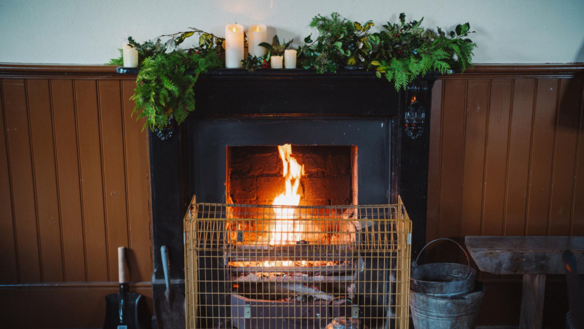 An enchanting Christmas evening filled with festive sights, sounds and traditions to stir old memories and create new ones.