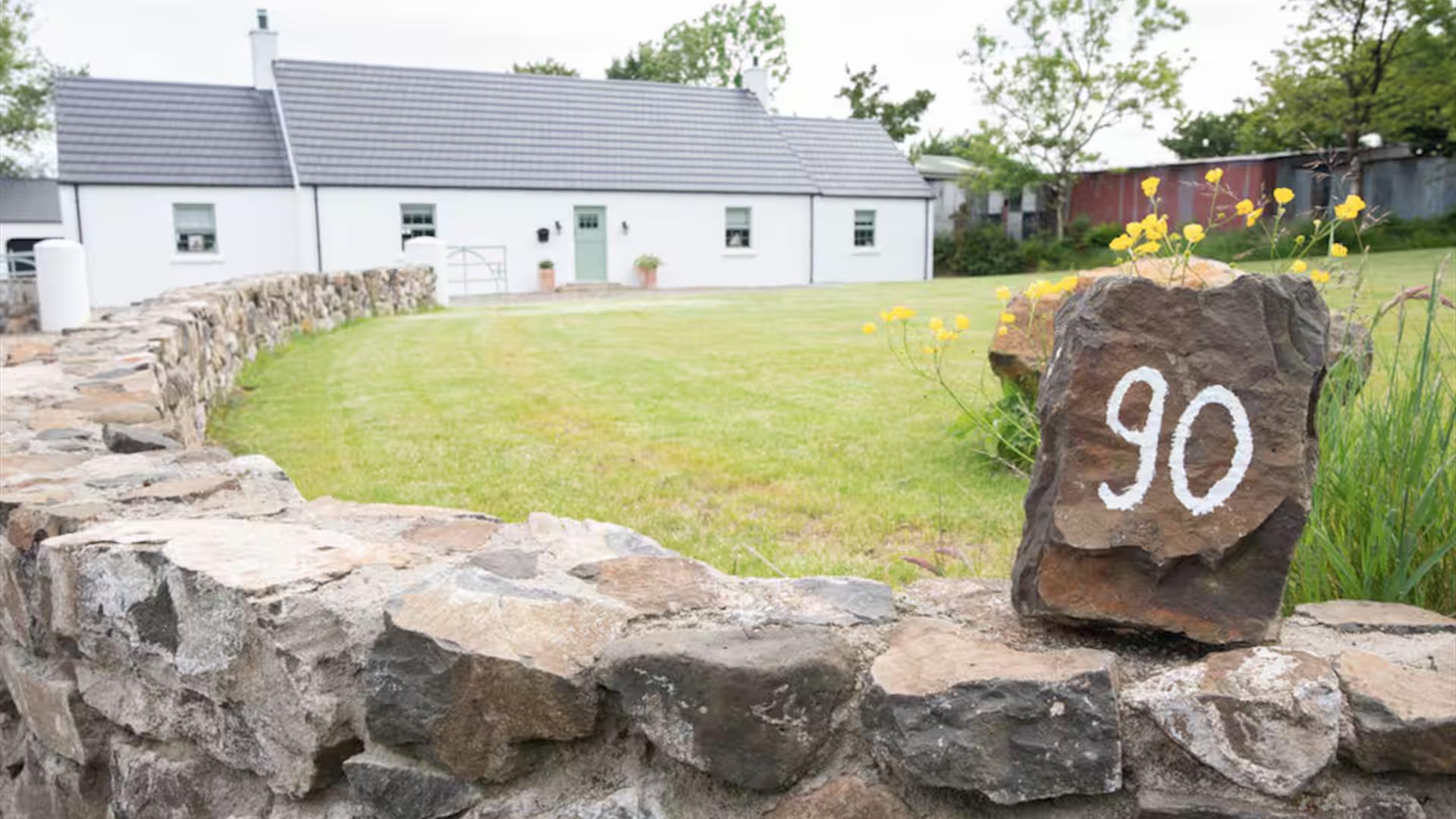 Tillie's Cottage Ballycastle - Exterior