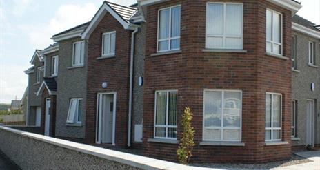 exterior of No. 1 Strathroy Mews