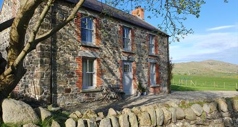 Front view of Whitehill Cottage