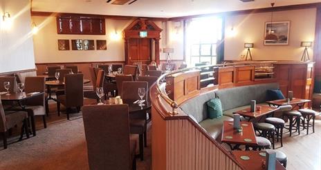 Solo Restaurant & Bar