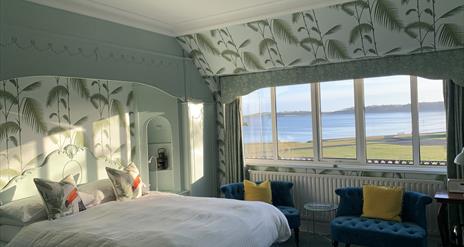 Double bedroom overlooking Ballyholme Bay