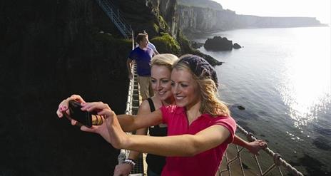 Giant's Causeway and Antrim Coast Tour